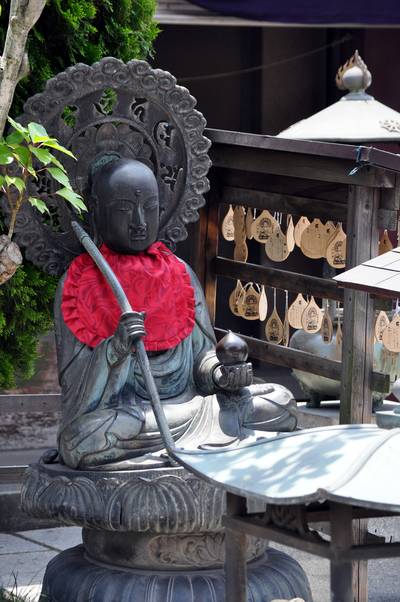  Statue à Asakusa (Tokyo) ( 9 juin 2013)