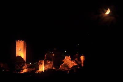  Coucher de lune sur le château d’Ollioules (21 août 2015)