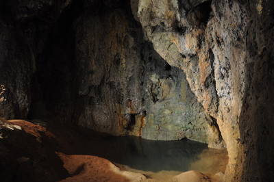  Grotte troglodyte du parc de Villecroze (22 août 2015)
