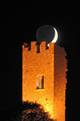  Coucher de lune sur le château d’Ollioules (16 octobre 2015)